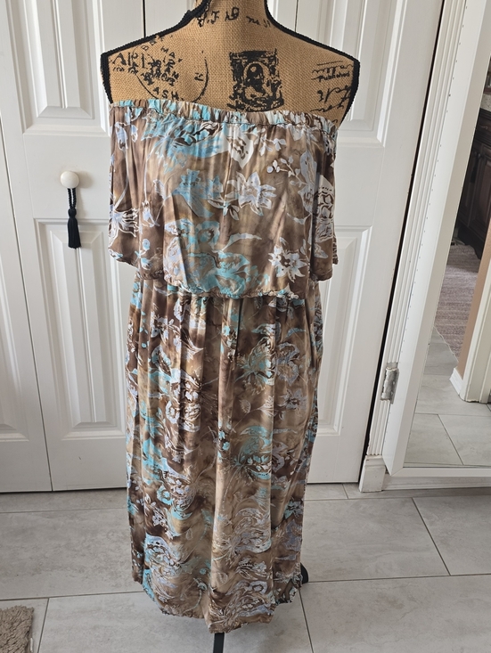 Santiki Dresses & Skirts - Off-Shoulder Floral Midi Dress in Brown and Light Blue